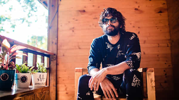 Allu Arjun in AHA Office: ఆహా కొత్త ఆఫీసులో తళుక్కుమన్న అల్లు అర్జున్.. వైరల్ అవుతోన్న బన్నీ నయా లుక్.
