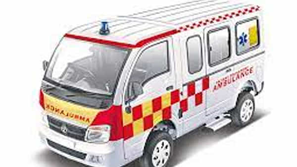 Crime News: సంబరాల కోసం అంబులెన్స్లను వాడుకున్న యువకులు.. డ్రైవర్లతో సహా నలుగురిపై కేసు నమోదు