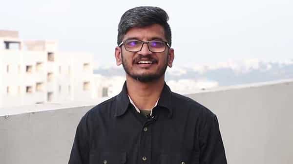 Ananta Sriram: గేయ రచయిత అనంత శ్రీరామ్ పై పోలీసులకు ఫిర్యాదు.. కారణం ఇదే..