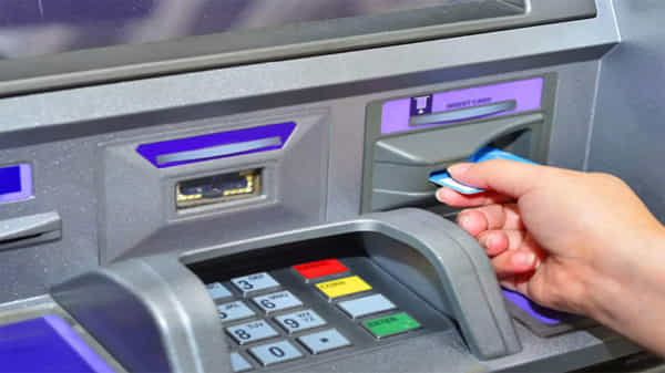 ATM Transactions: ఈ బ్యాంకు ఏటీఎం నుంచి ఎన్నిసార్లు అయినా డబ్బులు విత్డ్రా చేసుకోవచ్చు..ఎలాంటి ఛార్జీలు లేవు