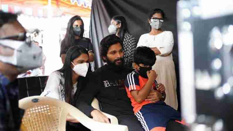 Allu Arjun: శాకుంతలంసెట్‌‌‌‌లో ఐకాన్ స్టార్... కూతురి యాక్టింగ్ చూసి మురిసిపోయిన బన్నీ