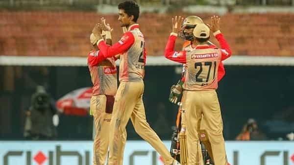 తుఫాన్ ఇన్నింగ్స్ ఆడిన ధోని శిష్యులు.. ట్రోఫీ గెలవడంతో కీలక పాత్ర.. వారెవరంటే?