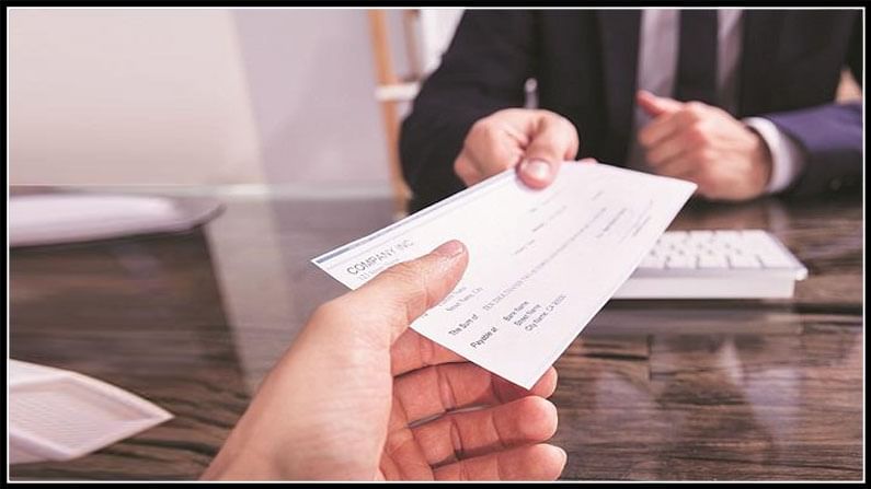 Cheque Rule: మీరు చెక్‌బుక్‌ వాడుతున్నారా..? అయితే జాగ్రత్త.. నిబంధనలు మారాయి.. లేకపోతే ఇబ్బందులే..