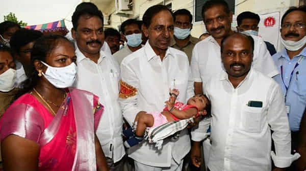 TRS Party: సీఎం కేసీఆర్ నామకరణం.. ‘‘రామ’’ నామంతో రుణం తీరిందంటున్న దంపతులు..