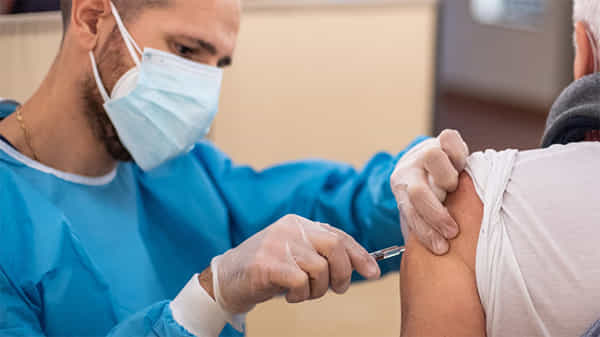 Corona Vaccination: కీలక ప్రకటన.. ఆ సంస్థ ఉద్యోగులకు వ్యాక్సిన్ తప్పని సరి.. లేకపోతే జీతంలో రూ.15వేలు కట్!
