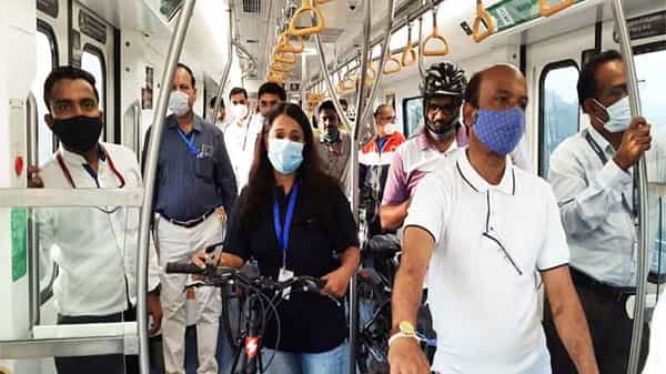 Cycles in Metro Rail: ఇక, మెట్రో రైళ్లల్లో సైకిళ్లను తీసుకెళ్లవచ్చు.. ట్రయల్ రన్ సక్సెస్.. ఎక్కడంటే..?