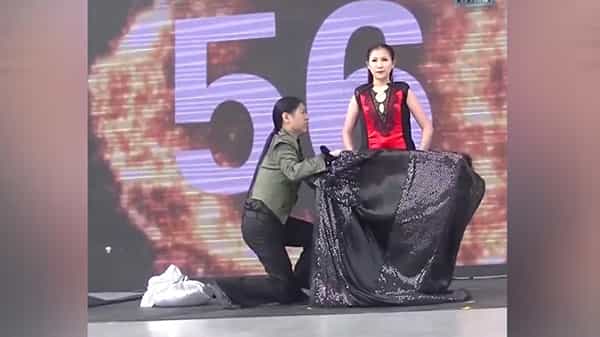 DRESS VIRAL: బాప్ రే ఇలా మార్చేసిందేంటి.. నిమిషంలో 65డ్రెస్సులు మార్పు.!