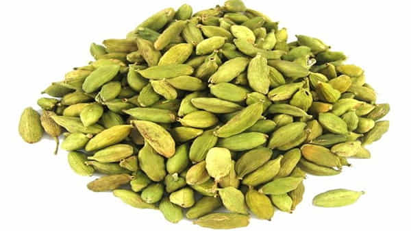 Elaichi Benefits: ఈ వ్యాధులు ఉన్నవారికి యాలకులు బెస్ట్ ఆప్షన్.. వీరు ఇలాచీలు తీసుకుంటే సర్వ రోగాలు మాయం..