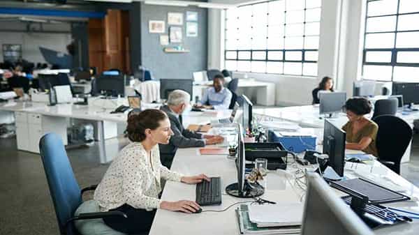 Work From Home: వర్క్ఫ్రం హోమ్ చేస్తున్న ఉద్యోగులు ఇక కార్యాలయాలకు.. డిసెంబర్ నాటికి 50 శాతం మంది.!