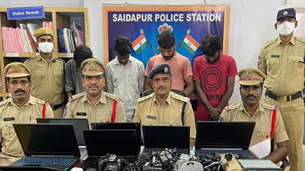 నయా మోసం.. కంపెనీనే బురిడి కొట్టించిన ఫ్లిప్కార్ట్ డెలివరి బాయ్స్. వీరి స్కెచ్ చూస్తే దిమ్మ తిరిగిపోద్ది.