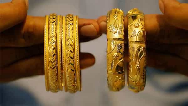 Gold Rates Today: పరుగులు పెడుతున్న పసిడి.. స్వల్పంగా పెరిగిన బంగారం ధరలు.. ప్రధాన నగరాల్లో ఇలా..