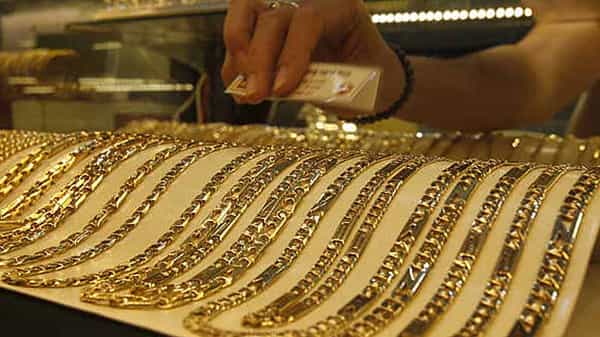 Gold Merchants: దేశవ్యాప్తంగా సింబాలిక్ సమ్మె బంగారు ఆభరణాల వర్తకులు సిద్ధం.. ఎందుకంటే..