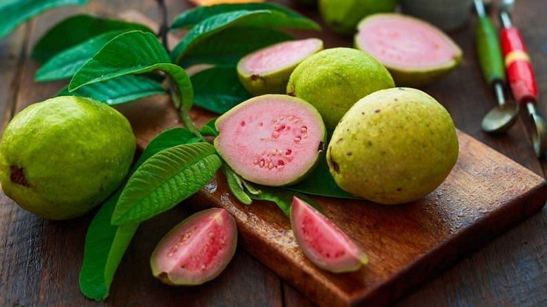 Guava : ఈ 3 వ్యాధులు ఉన్నవారు జామపండు అస్సలు తినకూడదు..! ఎందుకో తెలుసుకోండి..