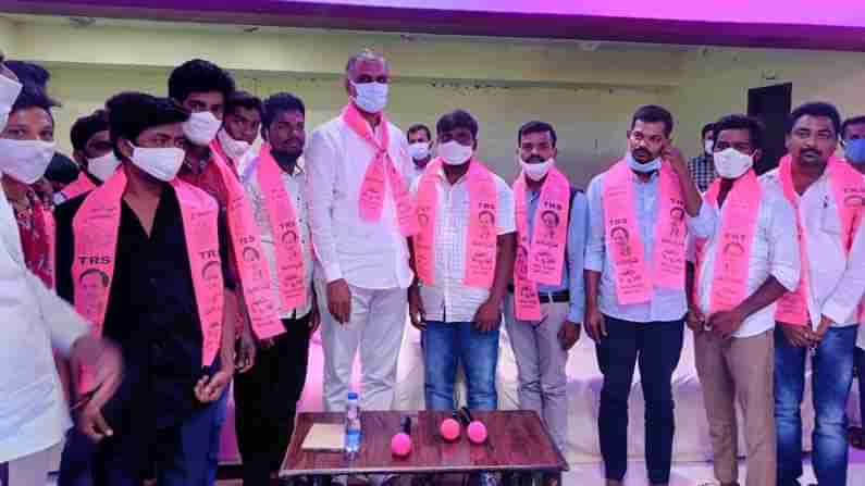 Minister Harish Rao: హుజూరాబాద్‌లో బిజేపీ,కాంగ్రెస్‌ మధ్య చీకటి ఒప్పందం.. దళితుల ఓట్లను చీల్చేందుకు కుమ్మక్కు..ఈటలపై మంత్రి హరీశ్‌ రావు