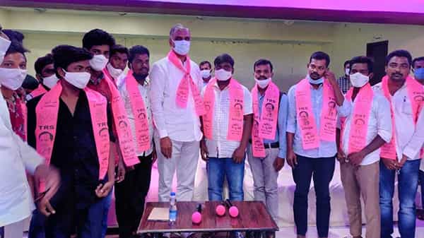 Minister Harish Rao: హుజూరాబాద్లో బిజేపీ,కాంగ్రెస్ మధ్య చీకటి ఒప్పందం.. దళితుల ఓట్లను చీల్చేందుకు కుమ్మక్కు..ఈటలపై మంత్రి హరీశ్ రావు