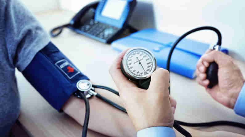 High Blood Pressure: అధిక రక్తపోటుతో బాధపడుతున్నారా.? ఈ ఐదు మార్గాలను అనుసరిస్తే అదుపులో ఉంటుంది..!