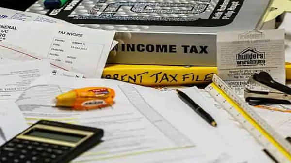 Income Tax: మీరు ఐటీఆర్ దాఖలు చేస్తున్నారా..? ఈ డాక్యుమెంట్లు తప్పనిసరి.. లేకపోతే నష్టమే..!