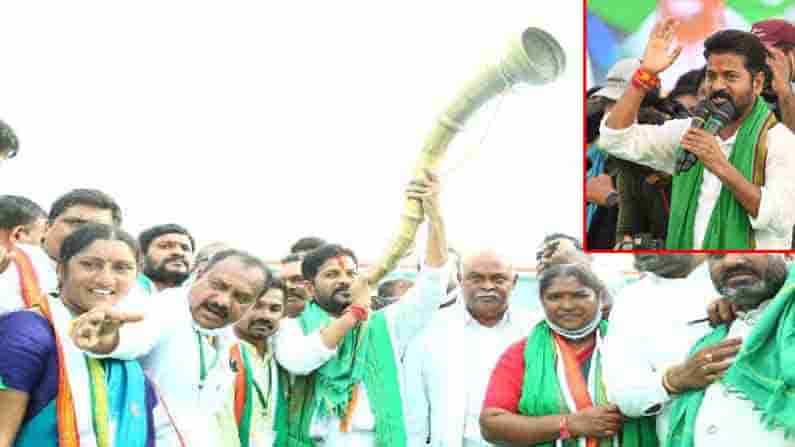 Revanth Reddy: దళిత బంధు రాష్ట్ర వ్యాప్తంగా ఎందుకు అమలు చేయరు.. ఇంద్రవెళ్లి దళిత, గిరిజన దండోరా సభలో రేవంత్