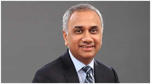ఇన్ఫోసిస్ ఎండీ, సీఈఓ సలీల్ పరేఖ్ కి కేంద్రం నుంచి సమన్లు.. ఎందుకంటే ..?