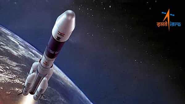ISRO: ప్రజల్లో ఆసక్తి పెంచడానికి ఇస్రో ప్రచార చిత్రాలు.. పలు కంపెనీలతో ఒప్పందం!