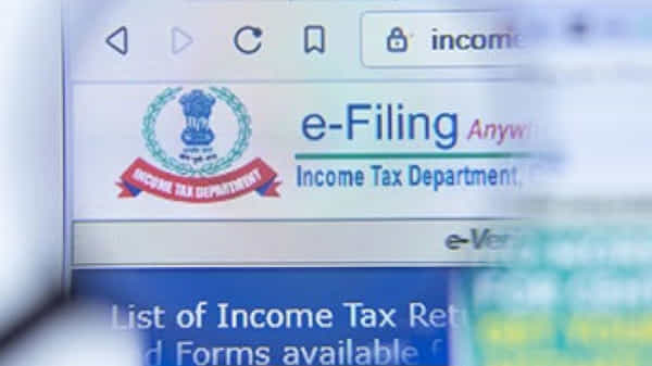 IT Returns: ఆదాయపు పన్ను పోర్టల్ విషయంలో ఇన్ఫోసిస్కు డెడ్లైన్ విధించిన కేంద్రం..ఇప్పటివరకూ అంటే..
