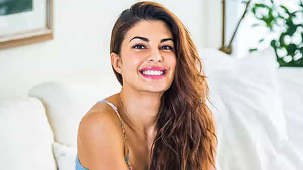 Jacqueline Fernandez: బాలీవుడ్ సెలబ్రెటీలకు బిగుస్తున్న మనీలాండరింగ్ కేసు.. స్టార్ హీరోయిన్కు చెమటలు పట్టించిన ఈడీ..
