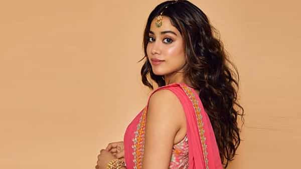 Janhvi Kapoor: పెళ్లిపై షాకింగ్ కామెంట్స్ చేసిన శ్రీదేవి తనయ.. కాబోయే వరుడు అలా ఉండాలంటూ..
