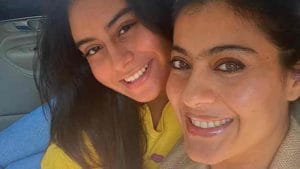 Viral Photos: సోషల్ మీడియాలో దుమ్మురేపుతున్న DDL బ్యూటీ కూతురు.. తాజాగా వైరల్‌గా మారిన తల్లితో జిమ్‌కు కలిసి వెళ్తున్న ఫోటోలు..