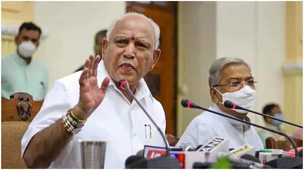 కేబినెట్ హోదా మంత్రి సౌకర్యాలు తిరస్కరించిన కర్ణాటక మాజీ సీఎం యెడియూరప్ప.. ఎందుకంటే ..?