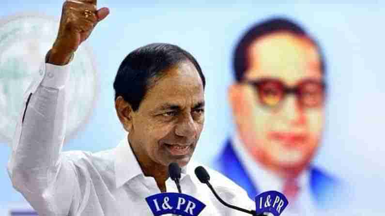 CM KCR: శాలపల్లిలో సీఎం కేసీఆర్ సంచలన ప్రకటన.. ప్రభుత్వ ఉద్యోగం ఉన్నా.. దళితబంధు  వర్తిస్తుంది..