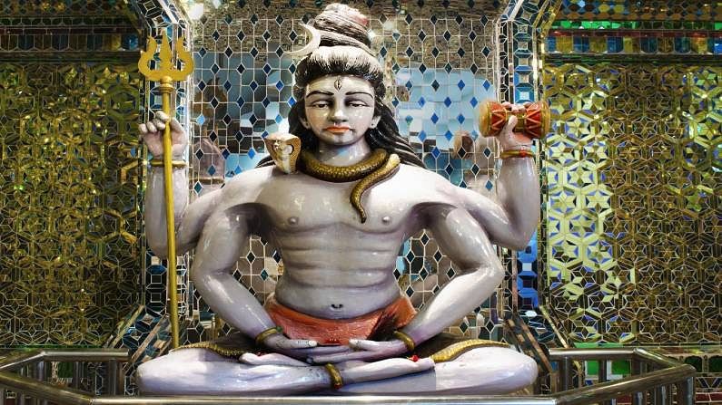 Lord Shiva: సోమవారం శివుడికి ప్రీతికరమైన రోజు.. ఈ రోజు శివారాధన చేస్తే అద్భుత ప్రయోజనాలు..
