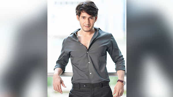 Mahesh New Look: ఇదేంటి బాబు ఏజ్ పెరుగుతుందా.. తగ్గుతుందా.? నాలుగు పదుల వయసులోనూ నవ యువకుడిలా..