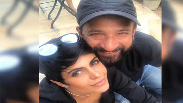 Mandira Bedi: మరచిపోవడానికి అతను జ్ఞాపకం కాదు.. జీవితమే తను.. భర్త పై భావోద్వేగ పోస్ట్ చేసిన సాహో బ్యూటీ..