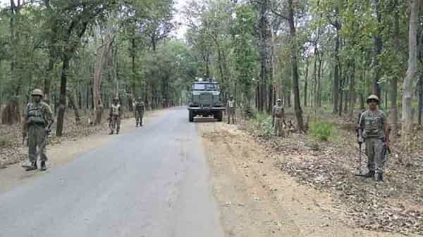 Naxals Attack: ఛత్తీస్గఢ్లో మావోయిస్టుల ఘాతుకం.. భద్రతా దళాలపై దాడి.. అసిస్టెంట్ కమాండెంట్తో సహా ఇద్దరు మృతి
