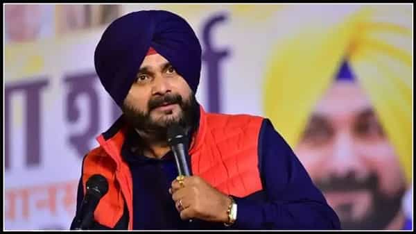 Navjot Singh Sidhu: పంజాబ్ కాంగ్రెస్లో ముదిరిన సంక్షోభం.. అధిష్టానంపై సిద్ధూ ధిక్కార స్వరం