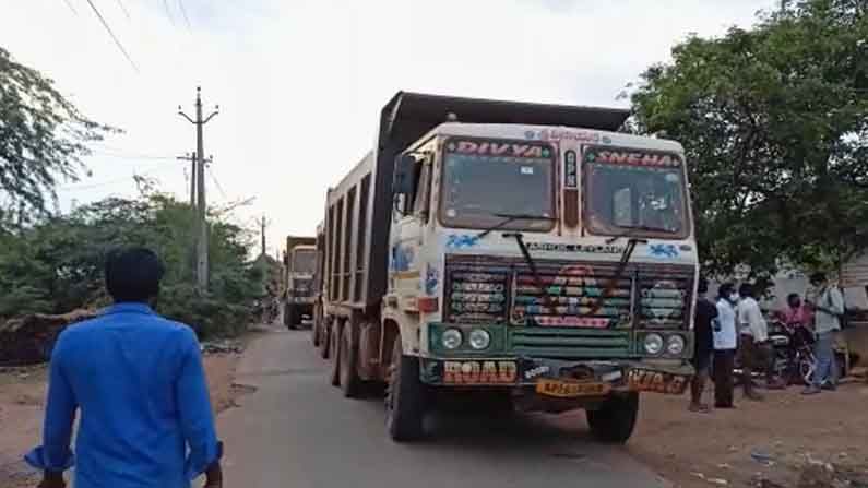 Gravel Mafia: గ్రావెల్ మాఫియాపై గ్రామస్థుల కన్నెర్ర.. నెల్లూరు జిల్లా కంటేపల్లిలో కొనసాగుతున్న ఉద్రిక్తత..