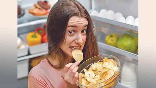 Packaged Food: ప్యాకేజ్డ్ ఫుడ్ ఆరోగ్యానికి హానిచేస్తుంది..ప్యాక్ చింపిన తరువాత ఆహారాన్ని నిలువ ఉంచితే ఏమవుతుందో తెలుసా?