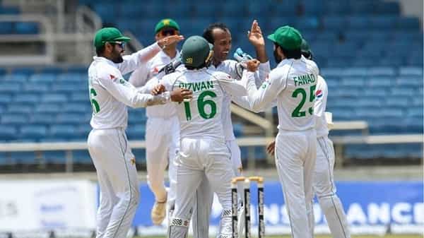 PAK vs WI: పాకిస్తాన్కు షాక్.. వెస్టిండీస్ పర్యటనలో కరోనా బారిన సీనియర్ ఆటగాడు..!