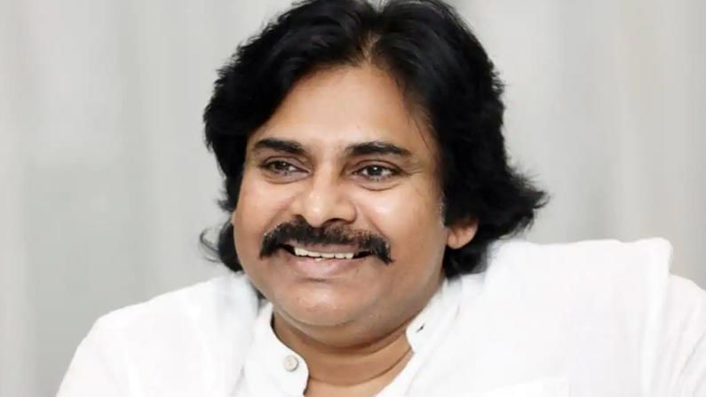 కాగా ఒకవైపు రాజకీయాల్లో రాణిస్తూనే, మరోవైపు వరస సినిమాలు చేయడంతో పవన్ ఫ్యాన్స్ ఫుల్ జోష్‌లో ఉన్నారు. ఇదే కదా మాకు కావాల్సింది బాస్ అని సోషల్ మీడియా వేదికగా పోస్టులు పెడుతున్నారు. 

