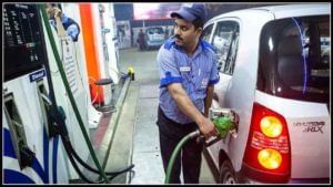 Petrol And Diesel Price: పెట్రోల్‌, డీజిల్‌ ధరలకు బ్రేకులు.. దేశీయంగా ప్రధాన నగరాల్లో ధరలు ఇలా..