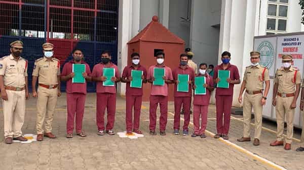 Telangana News: మంచిర్యాల జిల్లాలో దారుణం.. ఆవులను దొంగిలించి ఆపై జింక మాంసం అంటూ..