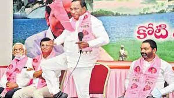 Political Challenge: తొడ గొట్టిన లీడర్లు.. అభిమానుల సంబరాలు..ప్రత్యర్థుల విమర్శల బాణాలు.. ఇదో ఆధునిక రాజక్రీడ!