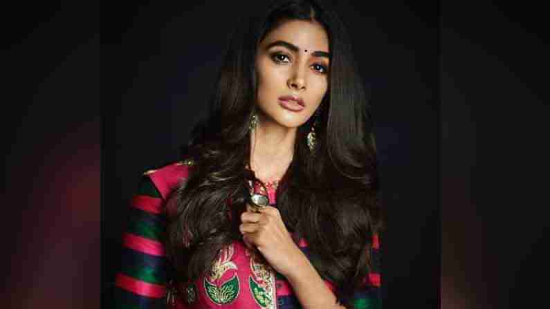 Pooja Hegde: కోలీవుడ్‏లో బిజీగా పుజా హెగ్డే.. మరో స్టార్ హీరో పక్కన చాన్స్ కొట్టేసిన..