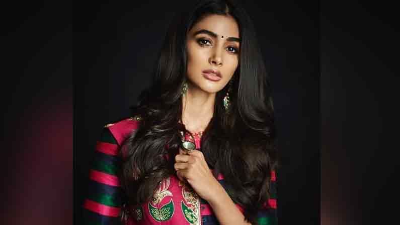 Pooja Hegde: కోలీవుడ్‏లో బిజీగా పుజా హెగ్డే.. మరో స్టార్ హీరో పక్కన చాన్స్ కొట్టేసిన..