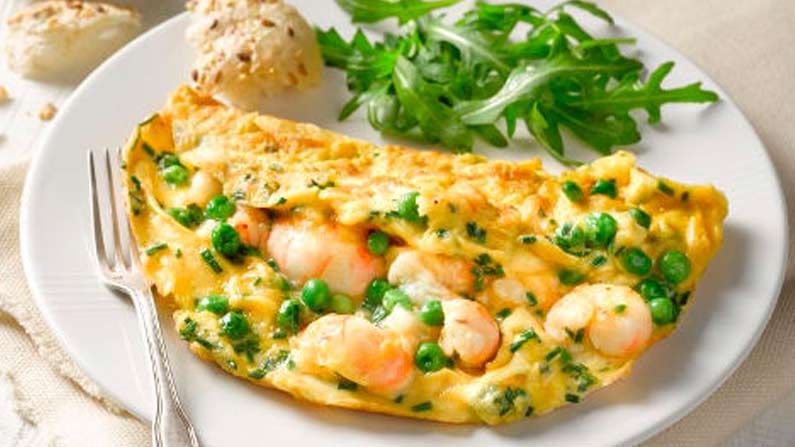 Prawn Egg Omelette: నాన్‌వెజ్ ప్రియులు రొటీన్ టిఫిన్స్‌తో విసిగిపోయారా.. అయితే వెరైటీగా రొయ్యల ఆమ్లెట్ ట్రై చేయండి
