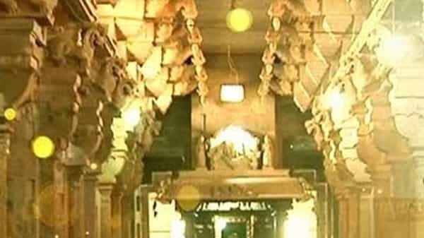AP Crime News: తప్పు.. తప్పు.. రూటు మార్చిన పూజారి.. భక్తులకు అడ్డంగా దొరికిపోయాడు