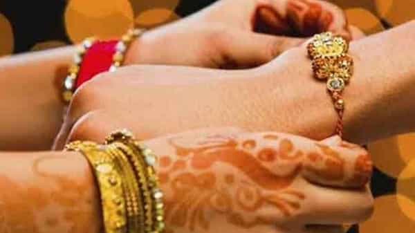 Raksha Bandhan 2021: రక్షాబంధన్ రోజున మీ సోదరుల రాశి ప్రకారం ఈ రంగు రాఖీ కట్టండి.. పూర్తి వివరాలు మీకోసం..