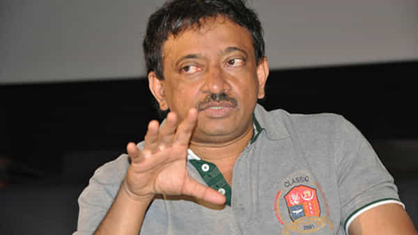 Director RGV: బిగ్ బాస్ బ్యూటీ హాట్ ఫోటో షేర్ చేసిన ఆర్జీవీ.. ఫోటో తీసిందెవరో చెప్పాలంట..