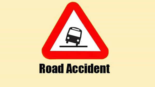 Accident: ఇనుప చువ్వలతో వెళుతోన్న లారీని ఢీకొట్టిన బస్సు... డ్రైవర్కు తీవ్ర గాయాలు. బస్సులో 38 మంది ప్రయాణికులు.