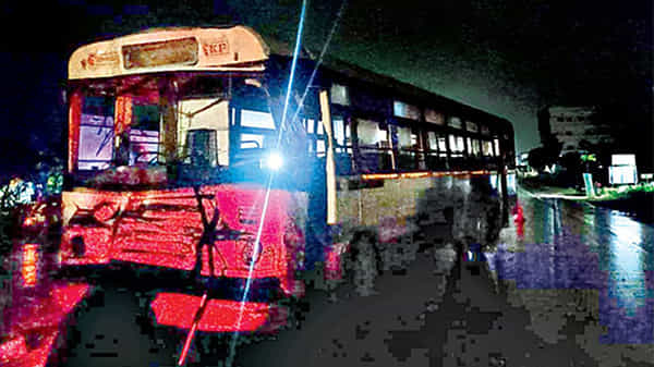 Karimnagar Accident: కరీంనగర్ జిల్లాలో ఘోర రోడ్డు ప్రమాదం.. పెళ్లింట తీవ్ర విషాదం..